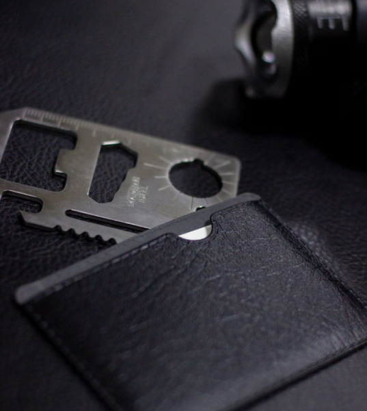 Карта - мультитул из нержавеющей стали для выживания 11в1 / Мультиинструмент "Гайдельберг"